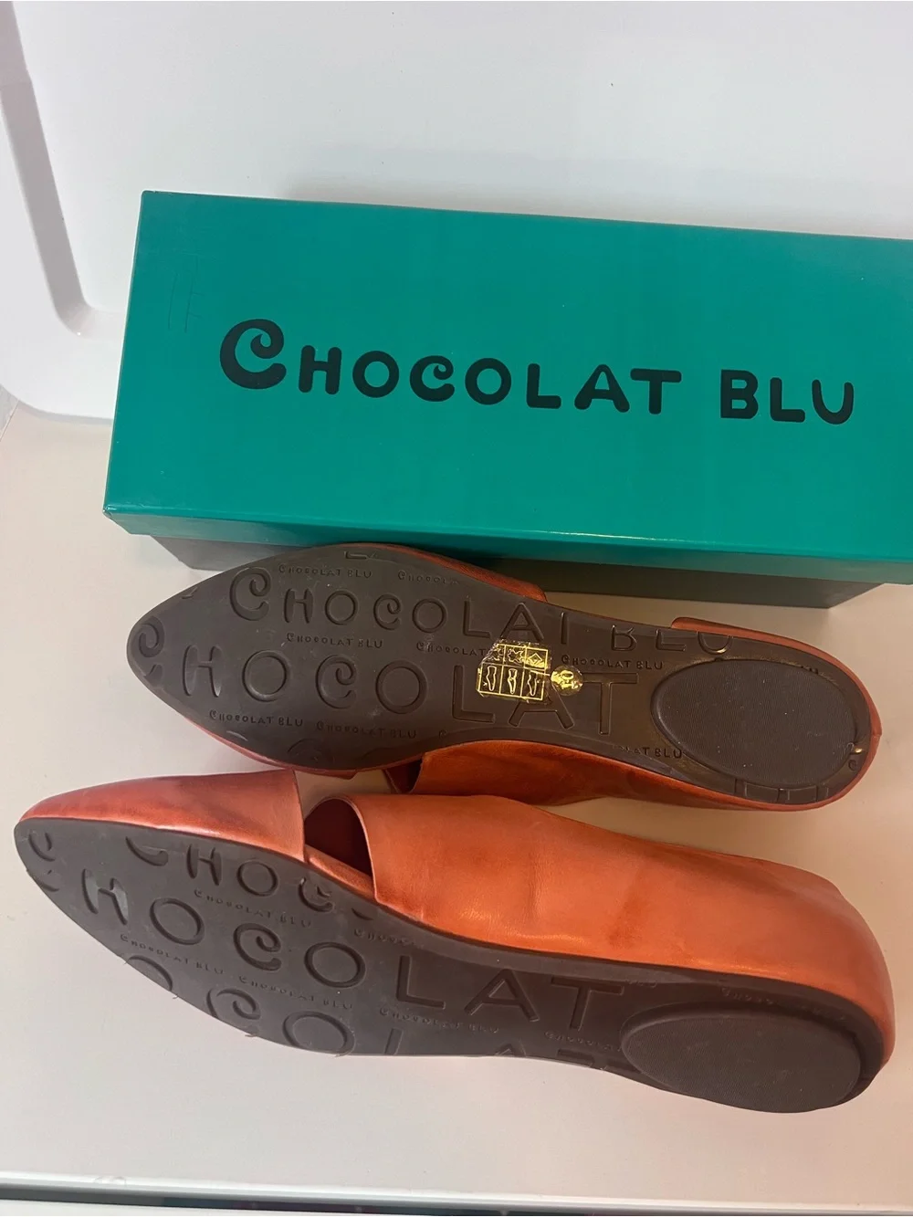 Chocolat Blu Gillian Orange Leather Flats 10